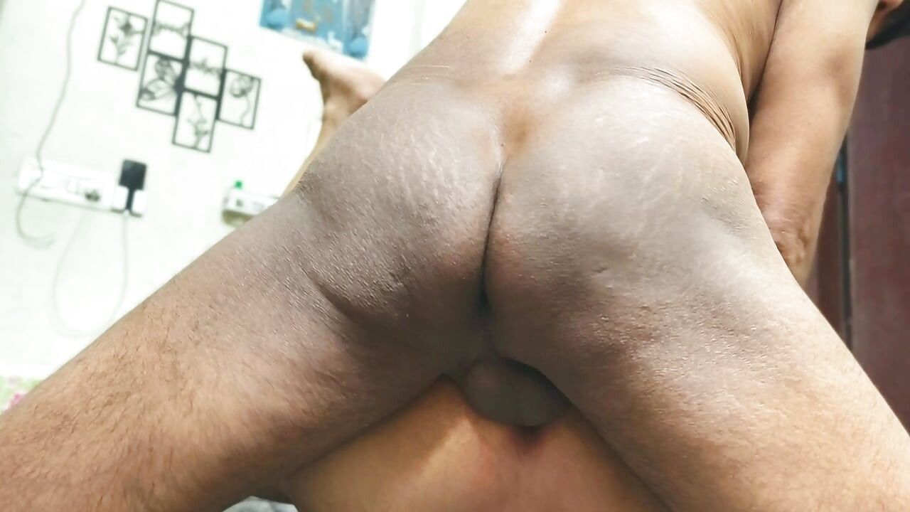 Desi young indian villager bottom gay boy friend ko oyo room le Jake masti gand mari