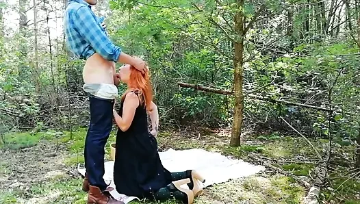 Ormanda kızıl bir tilki yakaladım ve ağzına boşladı!