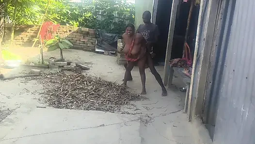 Desi housewife ki outdoor chudai ki