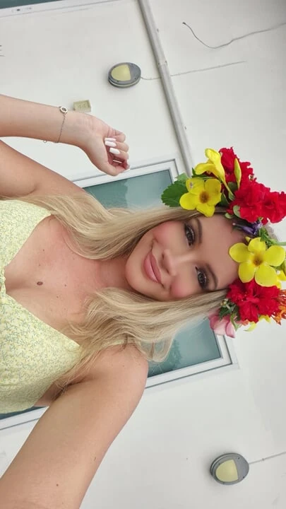 Blowjob midsummer Sweden dengan adik tiri Ebbaswe