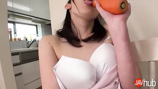 Javhub satomi usui membiarkan tetangganya mencicipi memeknya