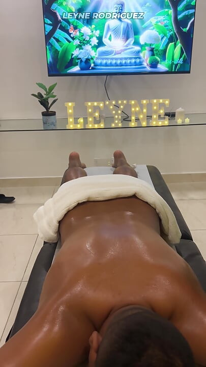 Leyne Rodriguez: Hot Latina in Massage Uniform Gives an Intense Oiled Session