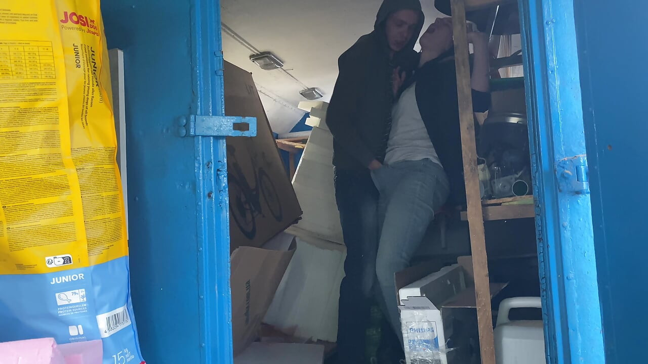 A warehouse worker fucked the manager hard right there on the boxes and put her in her place