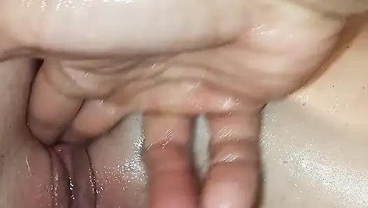 Сквиртую пальцем