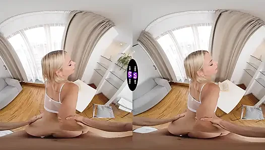 Distracted Naomi Love Gets Pounded Instead Of Studying - TmwVRnet