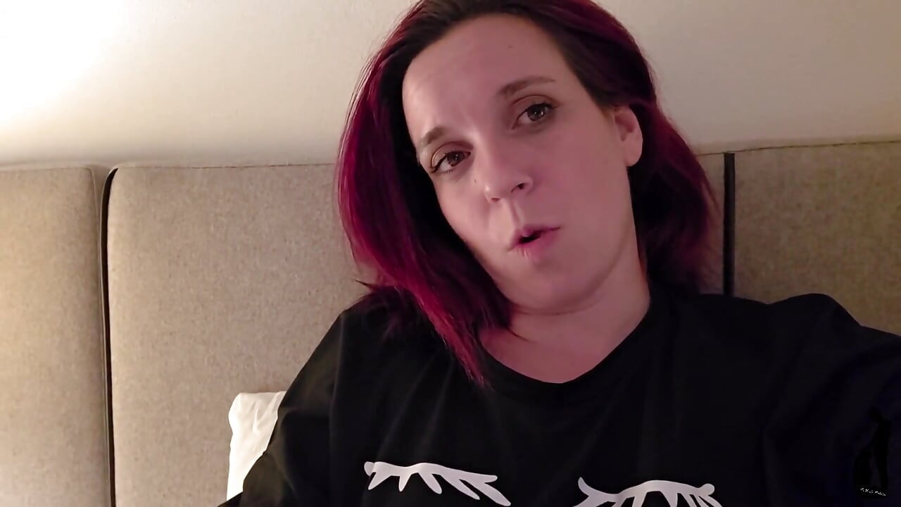 Er Wollte Mich Aus Dem Hotelzimmer Werfen… Doch Nach Dem Zweiten Glas Wein Lag Ich Plötzlich Mit Ihm Im Bett