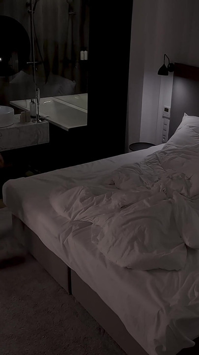 Geil, Stiefmutter Teilt Bett, Im Hotel, Mit Stiefsohn Nach Der Party Dada Deville, Echte Amateur-milf