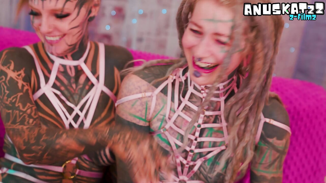 野蠻群交：跨種族 用她的喉嚨，讓她的嘴裡灌滿濃稠的精液