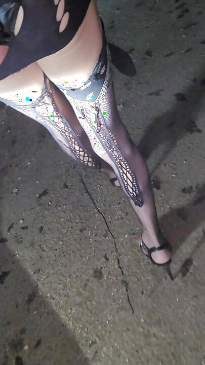 2 crazy women💀go to show off in the forest of Sénart, very late at night. ETIOLLES VaneSsaBiTCHx