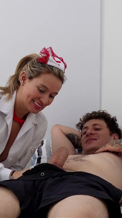 Doctor's recommendations: I fuck sick gamer to relieve his pain - Karen Sleent & nick jowell | Clip 1