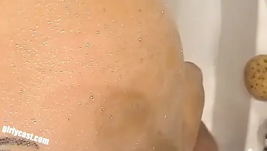 Nina private xxx lagi asik mandi