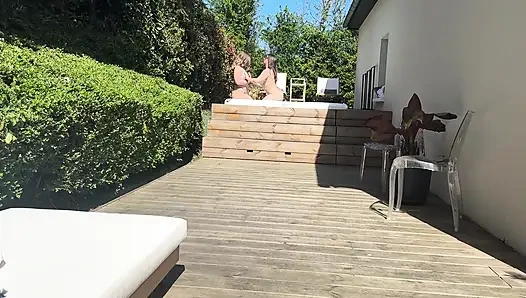 Lesben-duo mit meiner tätowierten freundin mit dickem arsch nina beauregard im spa