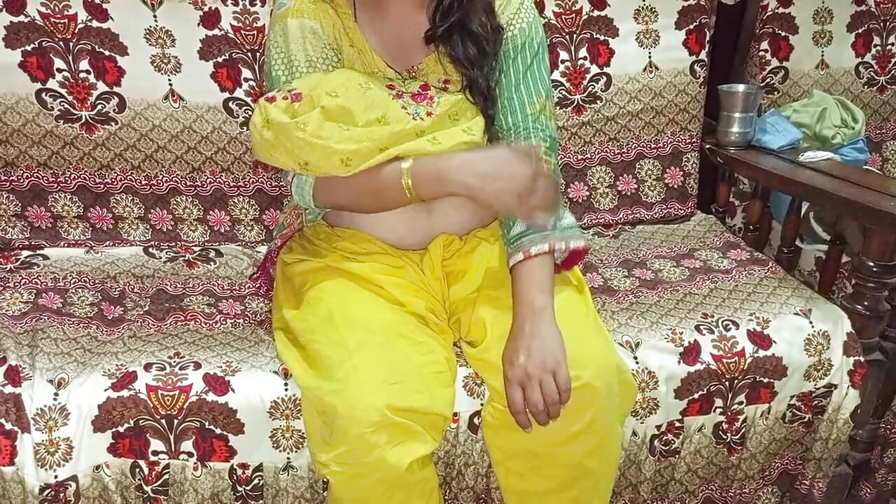 Sara khan ki new video bhabhi and dever sex alone in room