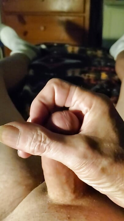 HornyDiver69 gledao video i morao svršiti