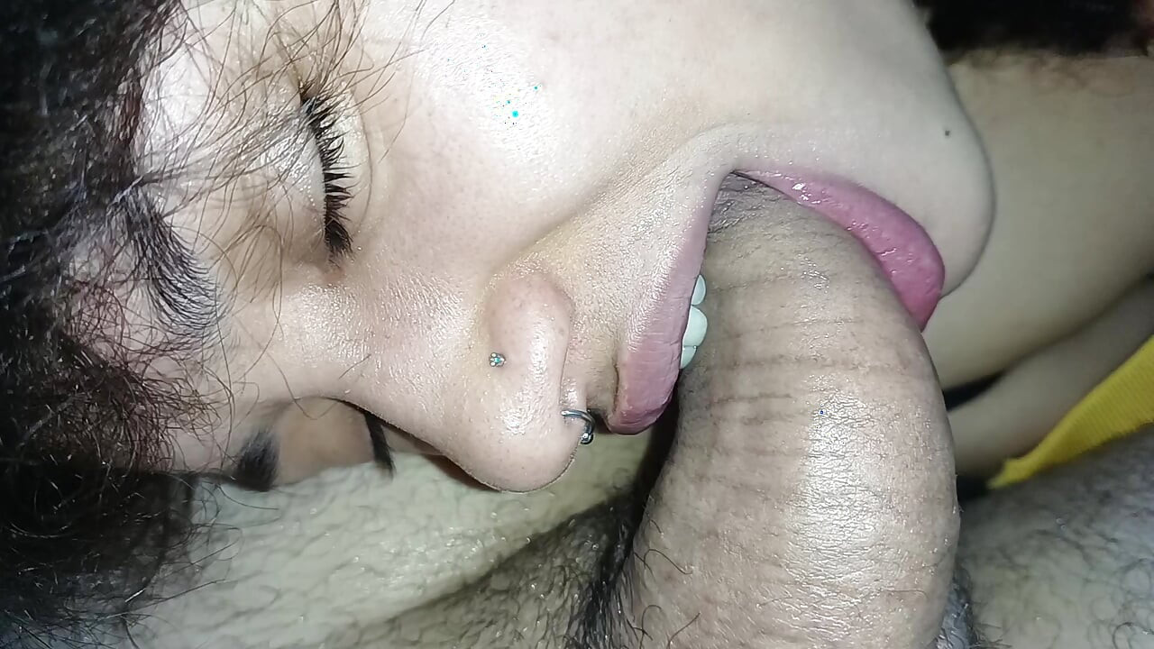POV 큰 살찐 입술과 자지 빨판, 깊숙이 빠는 네토라레 자지