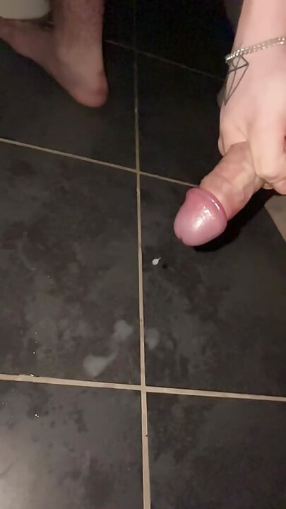 Progutaj ovo debelo svršavanje.