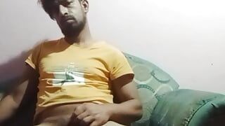 Băiat indian care se masturbează