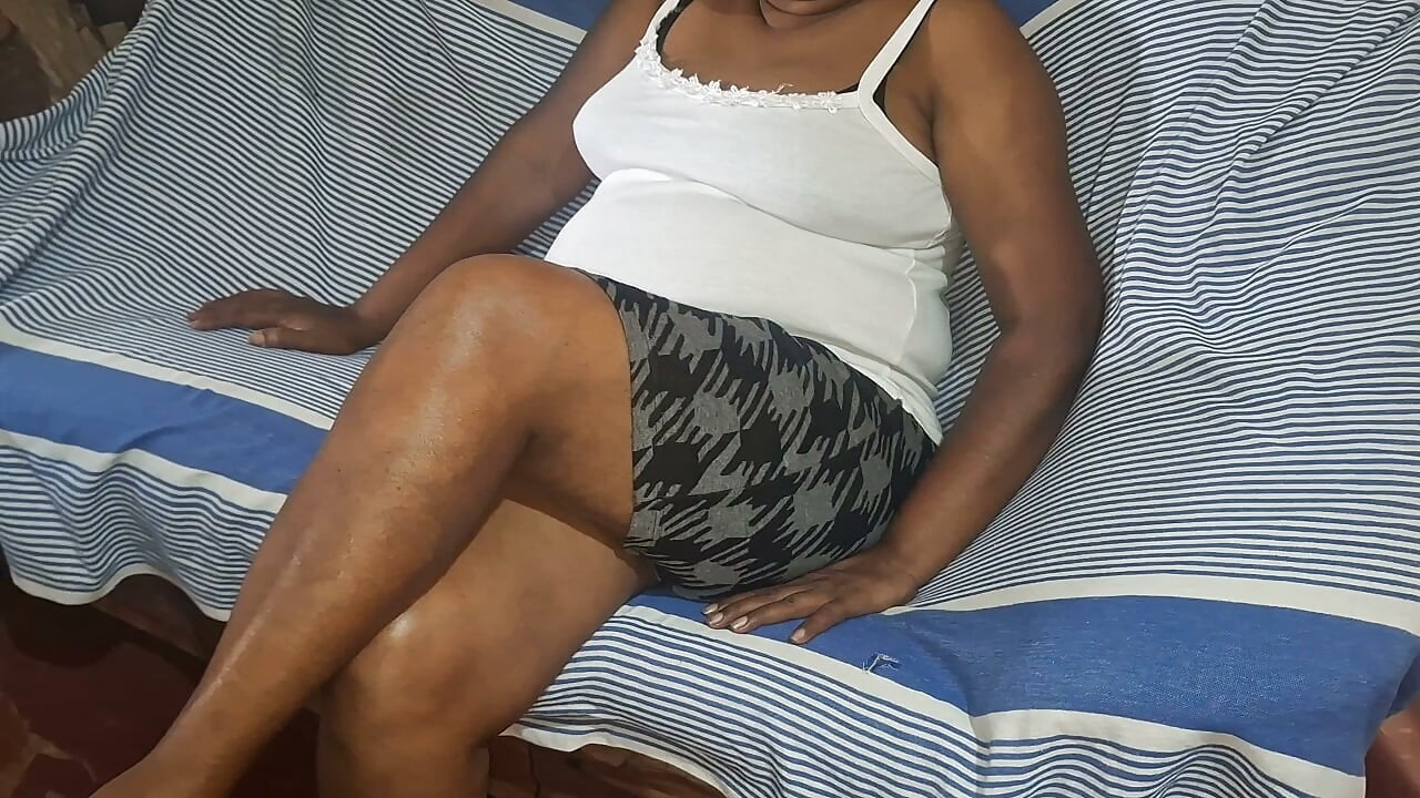 Ibu Tiri berpayudara besar buatan rumahan solo