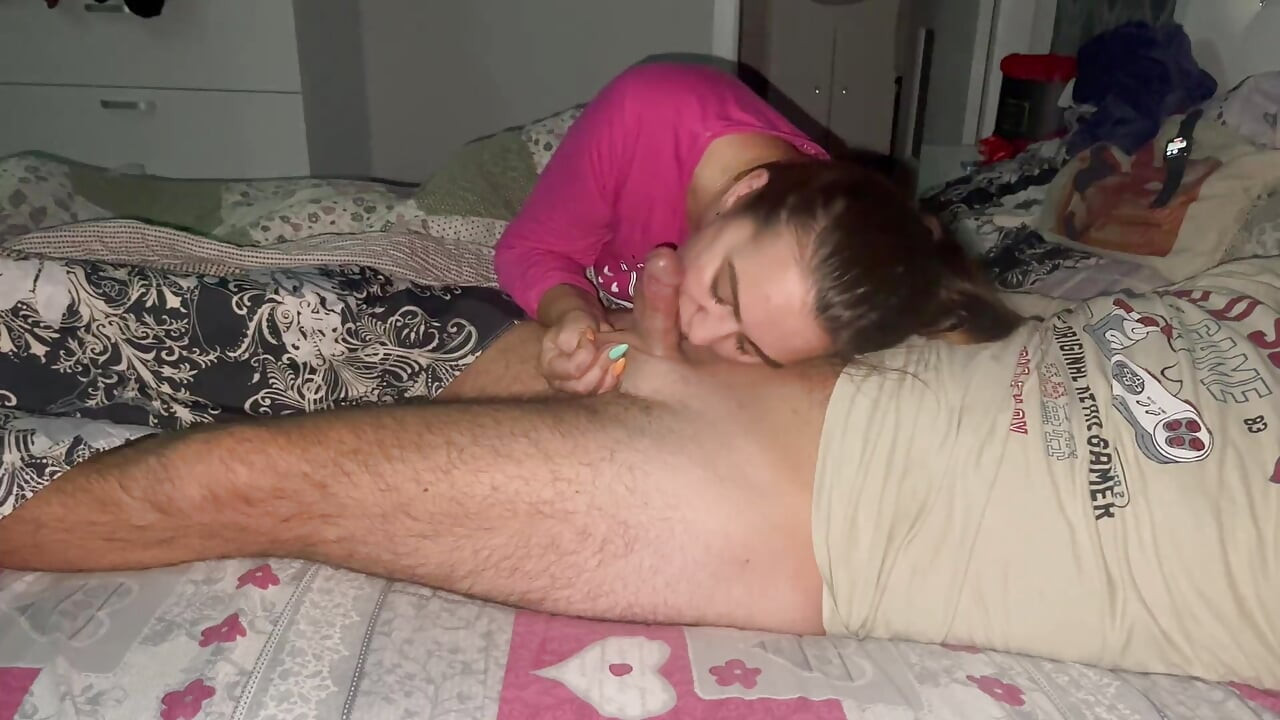 Morning Blowjob and Cum in Mouth. Deepthroat
