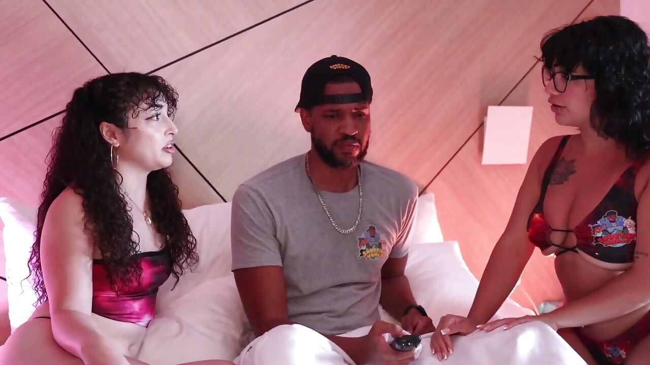 Shortie fickt mich und mein mädchen