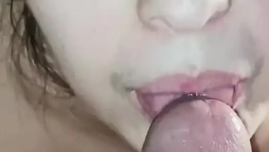 My new stepmom came to visit me at night and gave me a blowjob until I came in her mouth.