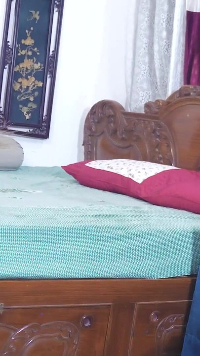 Desi Horny Bihari Bhabhi wants Oil Massage Hardcore Fuck By her Male Servant ( Full Movie in Hindi Audio ) | Clip 1