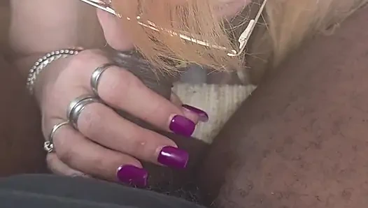 Sie liebt es, es zu streicheln