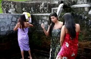 Neela Pabalu Sinhala Teledrama Bathing Scene