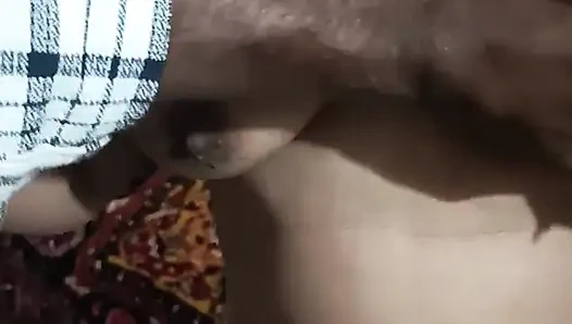 Индийская индийская красивая тетушка дези Saree телугу трахает горячую романскую киску раком