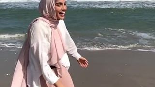 Sexy Hijabi feet