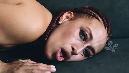 Bermain dengan sumbat anal saya