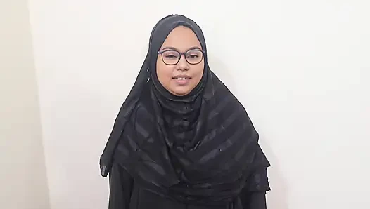 Ich nahm den privaten Tutor in das Zimmer und fickte sie.