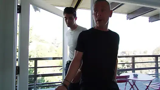 Tight Pussy Doesn't Stop Squirting After Getting 2 Huge Cocks at Once - Jessie Pony