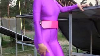 Katya in roze spandex