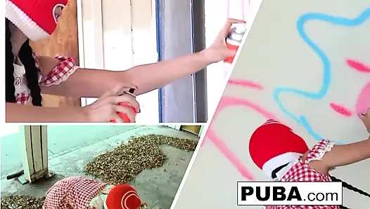 Marica hase si tukang ngocok kontol raksasa pria kulit hitam dientot habis-habisan sama chris cock!