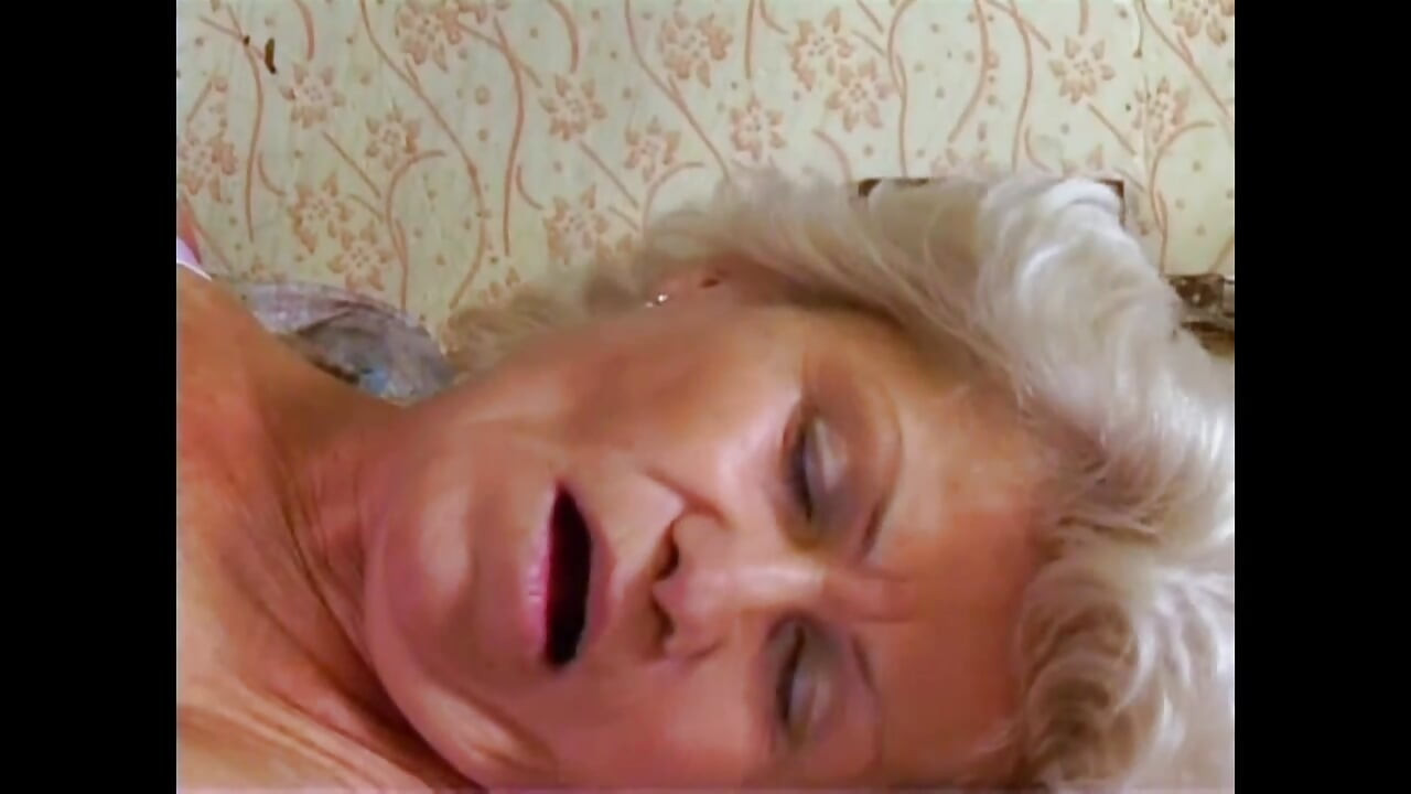 70 عاما من الديوك في المؤخرة