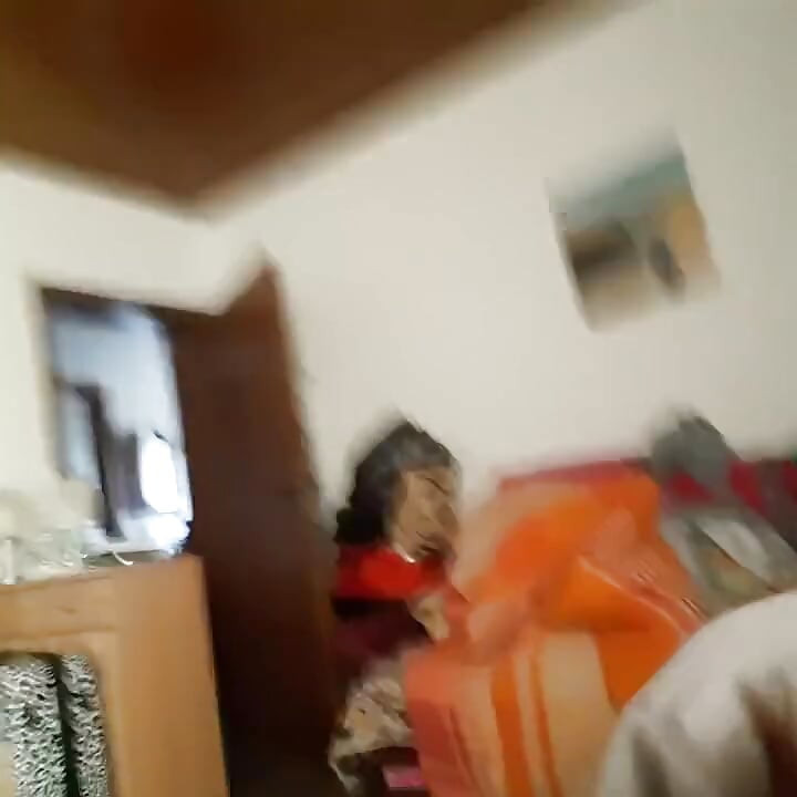 18 Year Old Gives BJ