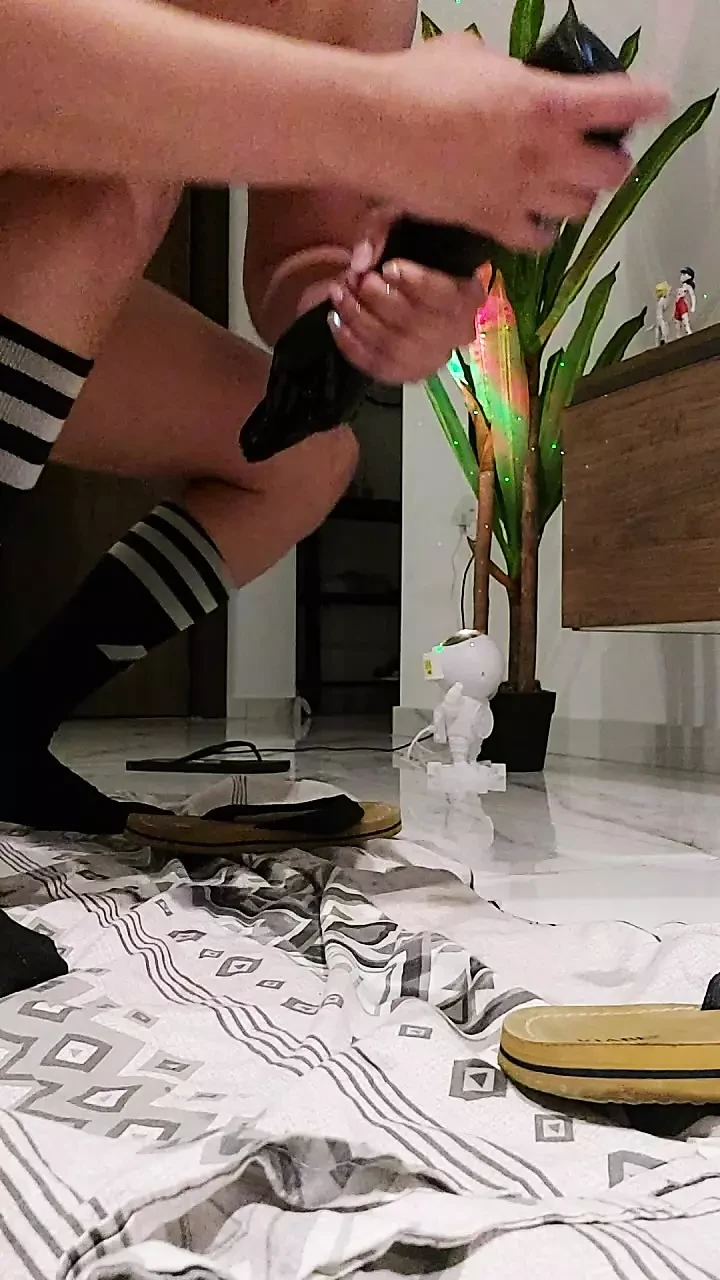 Rubber Grip. Starting on large dildos.