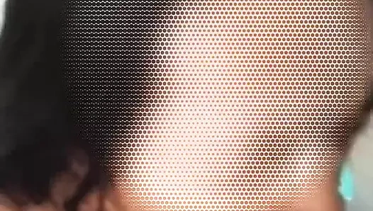 Karım bana oral seks yapıyor ve yüzüme boşaltıyor