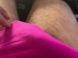 Lười biếng uncut panty vòi nước chơi trong màu hồng quần lót