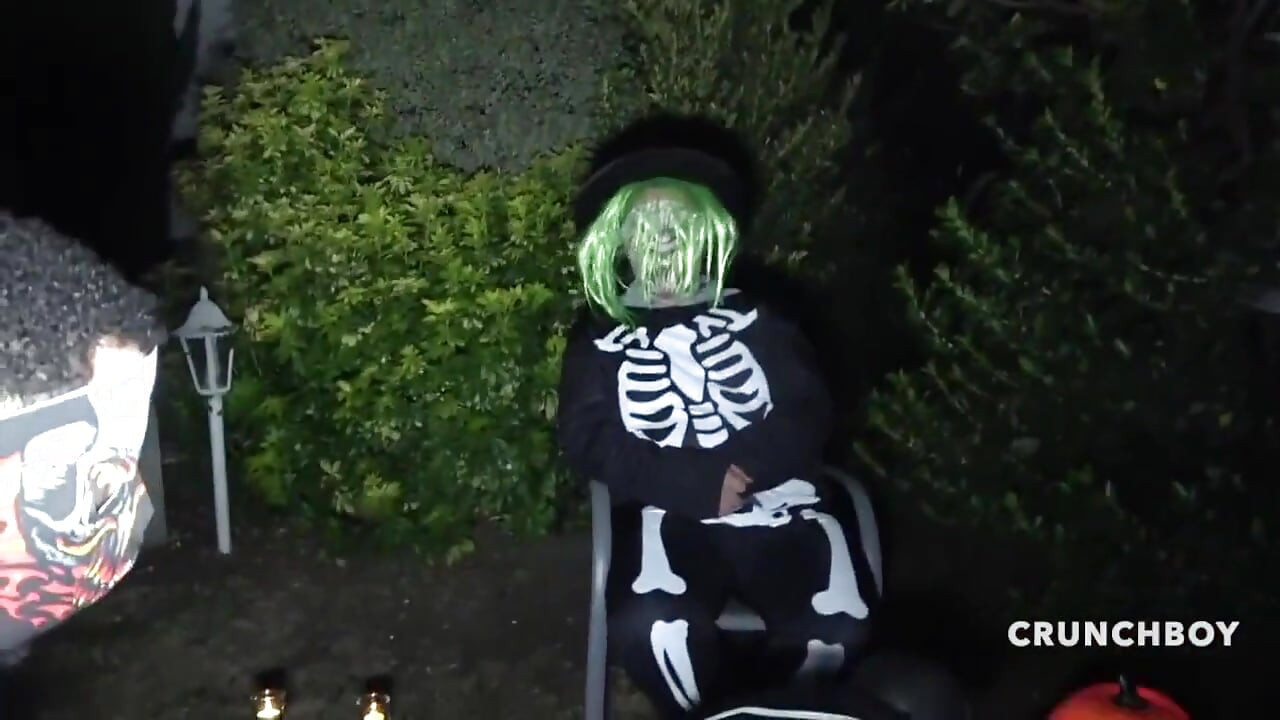 हैलोवीन रात के लिए कच्ची चुदाई