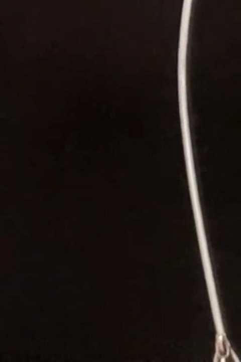 와우! 지하철에서 내 보지를 문지르는 더러운 낯선 손가락