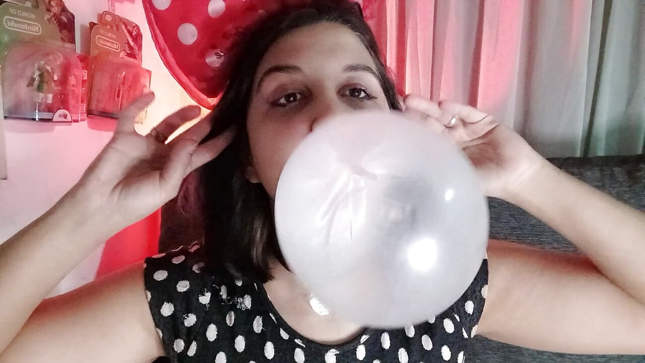 Baloncuk pisliği yapıyor - minnie kıyafeti - tavşan tezgahçı