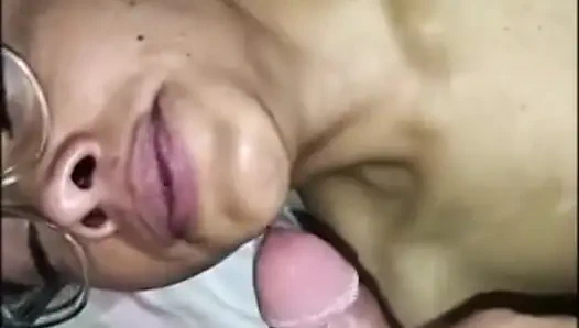 Komşumu tekrar siktim, yarağı içeride hissettiği için mutlu