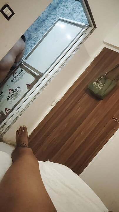 Meri Rand biwi chudna chati hai mote lund se