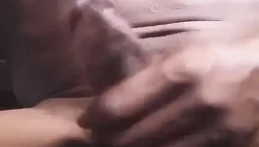 Sulu büyük zenci yarağı amcığının öldürmesi için azgın