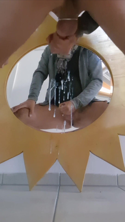 cumshot mirror