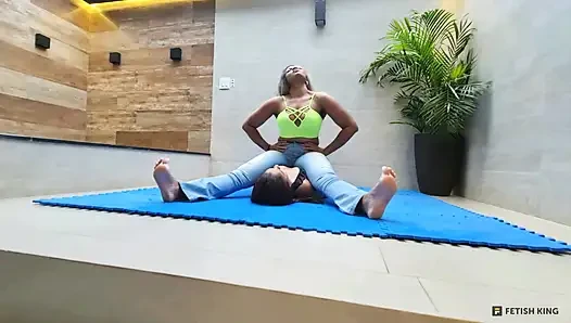 Chest Sitting - Strong Legs and Muscles Lebian Fight Girls