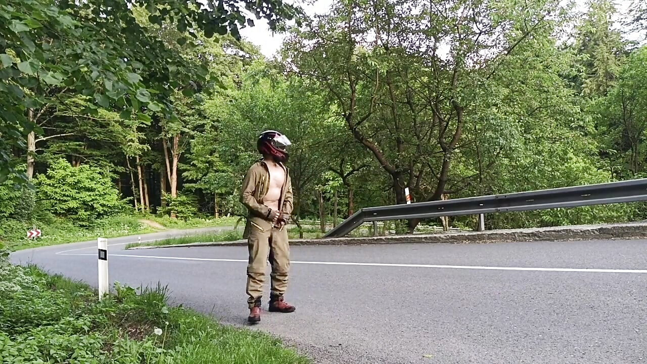 Jerking off in Public on the Road Near a Spring, Caught by a Young Man Masturbating Completely Naked