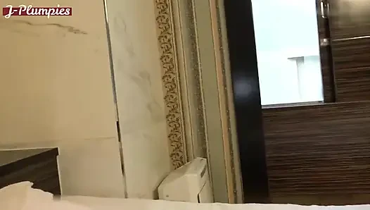 Berkulit adil, Daging montok. Toket dan pantat bahenol cewek ini dientot tanpa ampun sampai dicrot di dalam